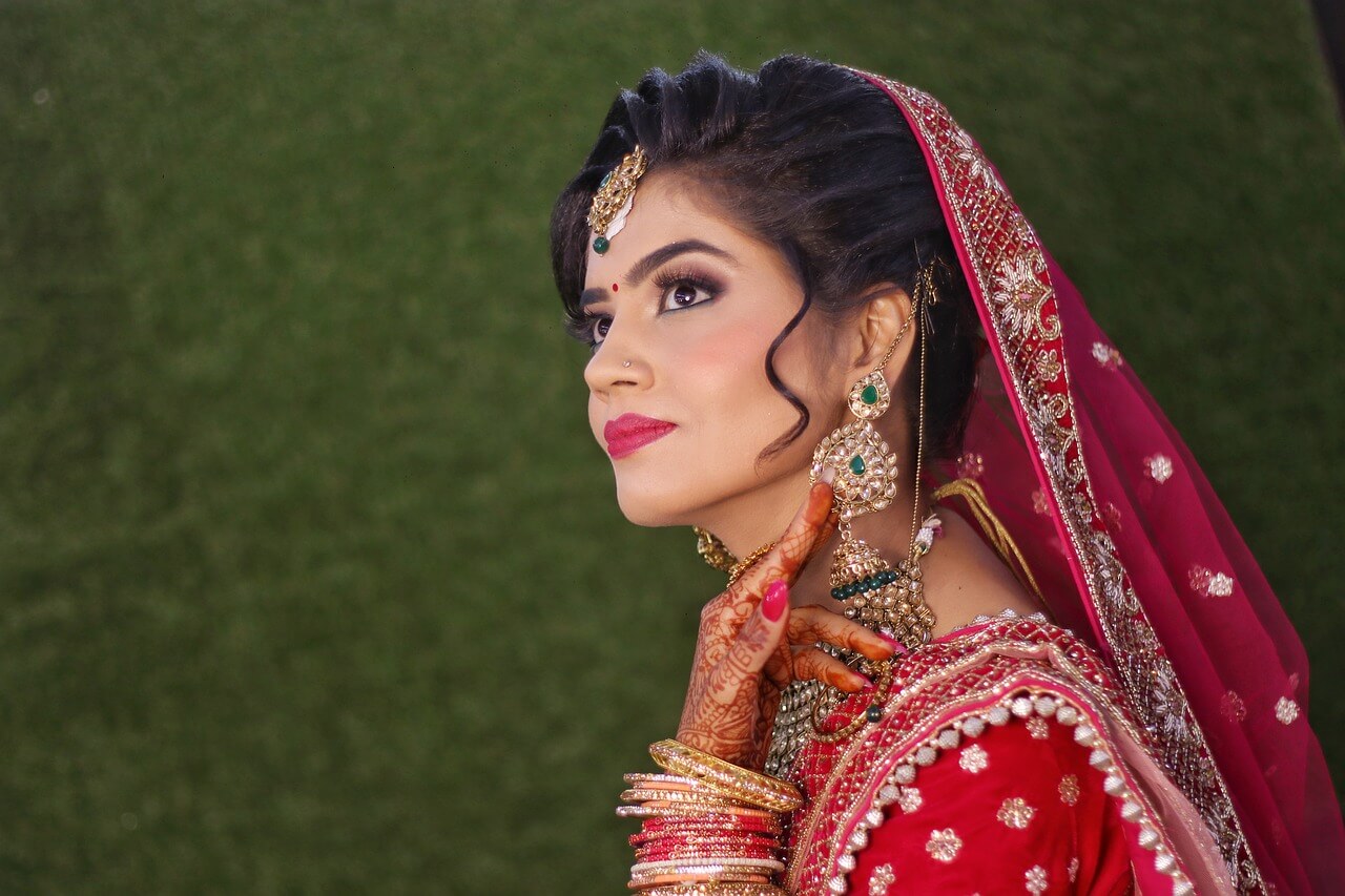 bride-wedding-indian-makeup